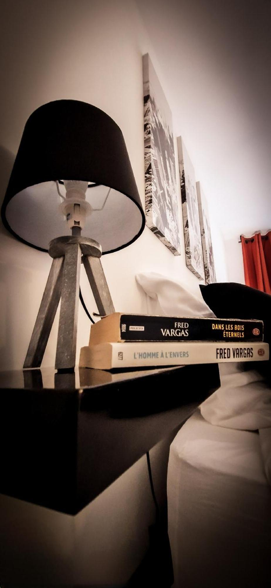 L'Indus 3 Etoiles Wifi, Netflix, Disney, Coeur De Bastide Villefranche-de-Rouergue Luaran gambar